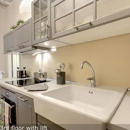 Apartman Vertical Garden By Mamo Firenze